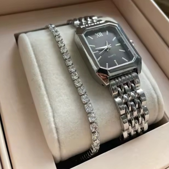 Classic Silver Black Quartz Watch — Black Dial & Linked Bracelet main image 4